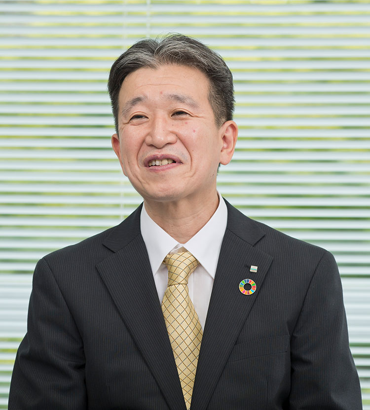 写真:錦野真二