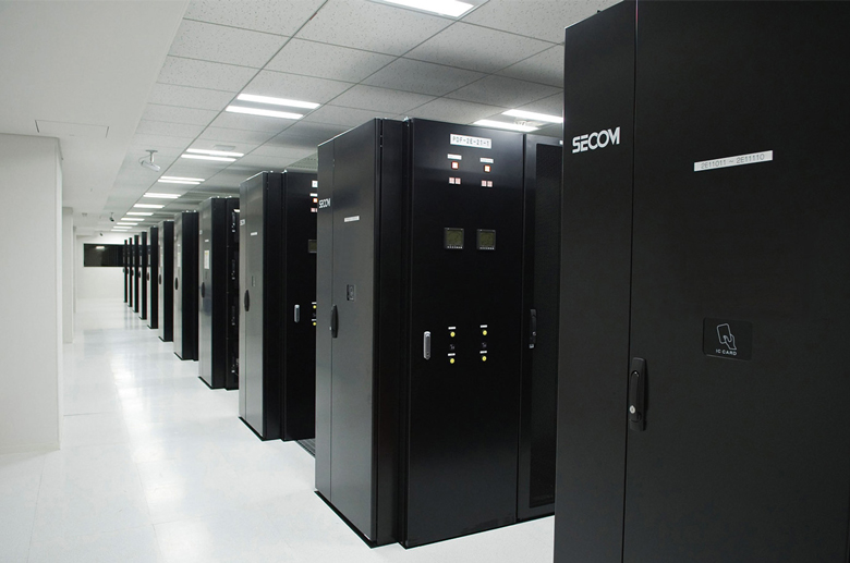 写真：セキュアデータセンターのサーバールーム