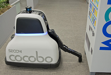 写真：セキュリティロボット「cocobo」