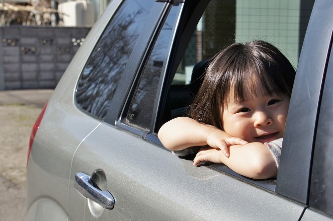 セコム 子どもの車内置き去りは危ない 猛暑の季節の車中熱中症に注意 子どもの安全ブログ