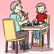 左右どちらのあごに偏らないように噛む。よく噛むことは、あごへの適度な刺激にも。