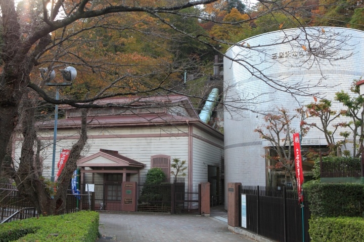 三居沢電気百年館