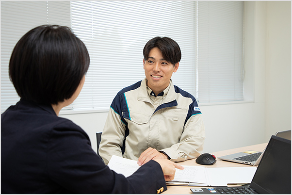 写真：#分からないことは先輩に質問！